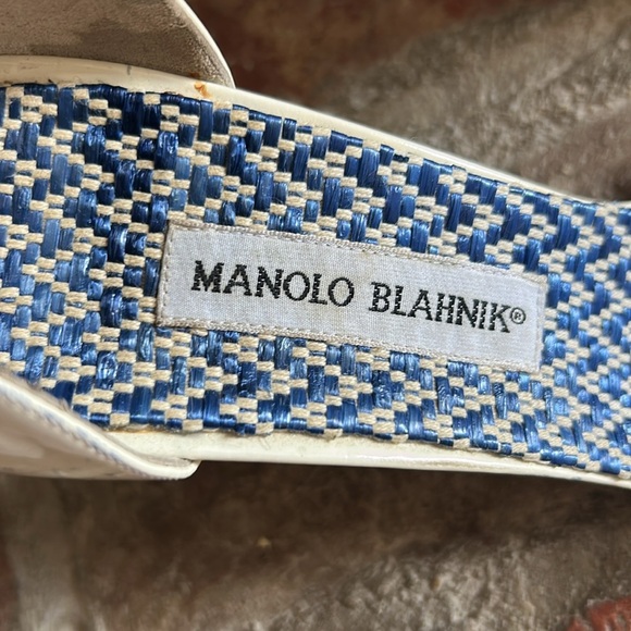 ⭐️Manolo Blahnik Patent Leather Open-Toe Heels⭐️ - Picture 7 of 9